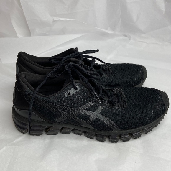 Asics Shoes - ASICS size 10 black gel sneakers great Condition